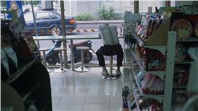 便利商店（圖／攝影者Lordcolus, Flickr CC License） https://flic.kr/p/8AP5ZL