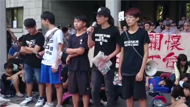 學生重申訴求　將派人與賴士葆溝通