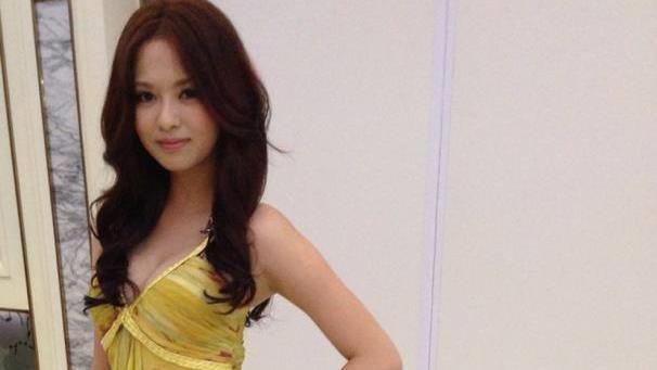 乳溝妹陳心瑩牽緊緊　正牌男友曝光