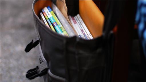 若退課綱　出版商：「損失難以估計」