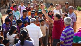 印度人
翻攝flickr
https://www.flickr.com/photos/mynameisharsha/13236112814/in/photolist-maCxcC-5Y3Fqo-zwNpG-buguZd-CGRFB-mazguc-maAzDf-mayPz6-mazDYi-3xpPdF-5T6Ape-8MRA3L-bTyvPg-maAG6y-maz8A6-maz6KR-maytHx-34jTee-zuMgZ-bu2Yv5-7VSGv8-6TyGKN-zwLhD-c24GiN-mazfic-3FgCY-mazo7Z-8aVhZh-oi3erQ-53CYFR-2tj9gG-c51V1u-67Lztp-2iXJgk-3tRDVj-mazihD-maBUut-icJumr-9ttBx8-2APgRn-9cSBR8-dR6L3j-maztFV-cBCBub-c4zZxy-7U3LyP-bKVzf4-9cUyWb-bnTSb2-maBJM2