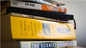 美國、歷史／Flickr　PRORobert S. Donovan
https://www.flickr.com/photos/booleansplit/3536317314/in/photolist-6ouxWb-64jPJD-64p4PG-64jPVF-64jPMk-64p4Ly-dh6hN3-7rTqm-djm6w-4CzS8s-9RXTA8-7uPECu-dTvgvU-e1DA1U-e1xV7c-e1xV3D-e1xVer-Qu6a4-fbxGZG-iEcQY-djm7R-9dbZcb-9ET9gR-gpQEZ-8D1e8V-2aoKBV-a59EAW-99soLq-baArZi-7jwPk7-94aXLo-5EUQhi-at5pFQ-99sp97-nw8VEm-5jjb2K-rMDnN-8D1egV-3zjC6n-9YqttE-5ipdLa-y53mL-pGFx4g-fWeb1-5VWtpg-5W1N73-5W1Nd5-5VWtkr-Ey2Tu-Ey2AX