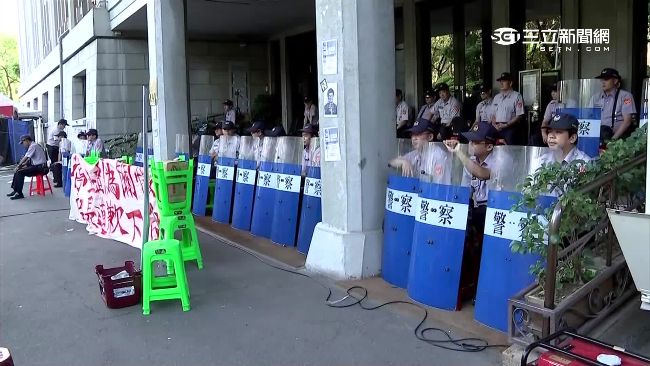 愛心物資湧入！反課綱4點抗議遊行