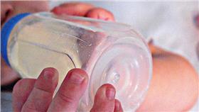 baby,奶粉,牛奶-flickr-nerissa's ring-https://www.flickr.com/photos/21524179@N08/3668580431/