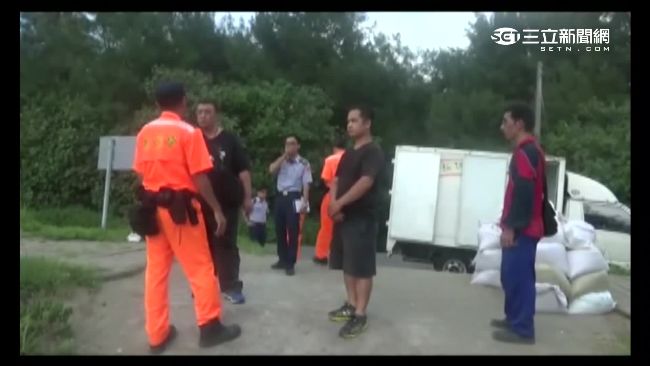 盜採海砂被活逮　竊賊扯：拿來炒花生
