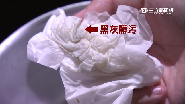 好噁！39元鋁鍋煮泡麵　竟溶出髒汙