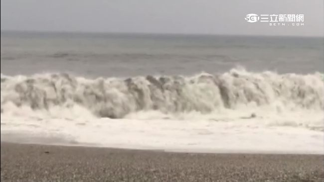 海邊溺水童被救起…手上抓詭異長髮