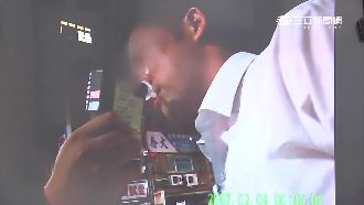 失戀男酒駕喝太茫　遇臨檢搭訕女警