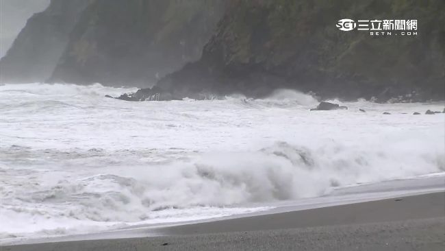 內埤灣陡降型海灘　一步之差跌海溝