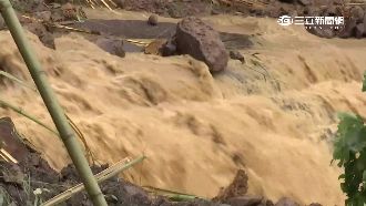 土石流滅村　合流部落32人保命