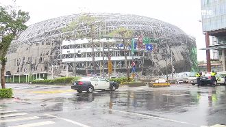 大巨蛋鐵片變血滴子　北市府限期拆除