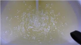 自來水、水、汙水/李富城臉書