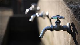 水頭龍,自來水-FLICKR-Steve Johnson-https://www.flickr.com/photos/artbystevejohnson/6307672876/