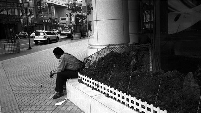 變態男分飾兩角　扮大財主襲胸女房仲