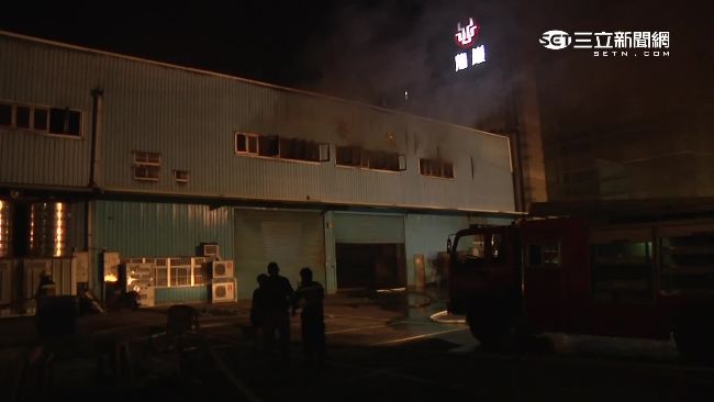 桃園工廠火災有毒？警消出動毒化隊