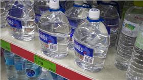 礦泉水／https://www.flickr.com/photos/rayyu/4820488182/