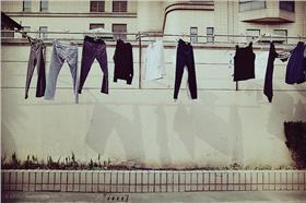 晾衣服、曬衣-flickr-Assassin LOVE-https://www.flickr.com/photos/assassinlove/8485330666/