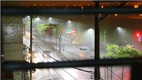 颱風天 圖片來源：Flickr使用者cjc0327