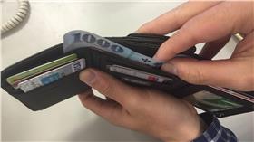 薪水,荷包示意圖／廖貞嵐攝