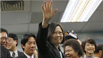 影／藍委見小英　竟喊「蔡主席總統」