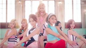 少女時代MV(少時《Lion Heart》MV截圖)