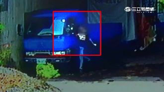 國中生與女友吵架　徒手砸貨車洩恨