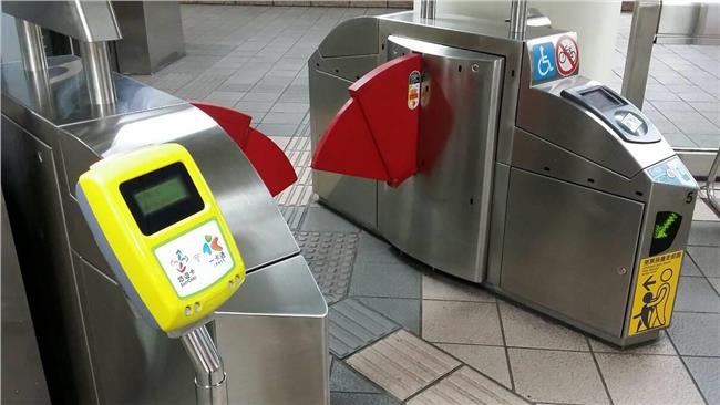 101世貿站人太多　悠遊卡機被刷爆