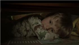 微電影TUCK ME IN,from https://www.youtube.com/watch?v=gNQIdEv-Emo