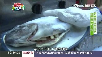 蔥薑配料抹鹽巴　烤魚保留原始風味！