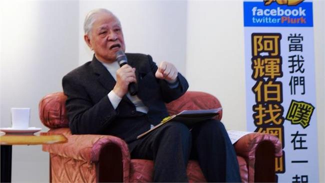 連戰要閱兵　李登輝：跑去跟敵人握手