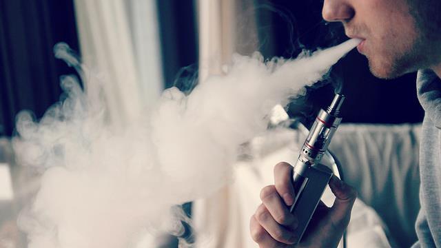 學生大抽電子菸　校方竟「無法可管」