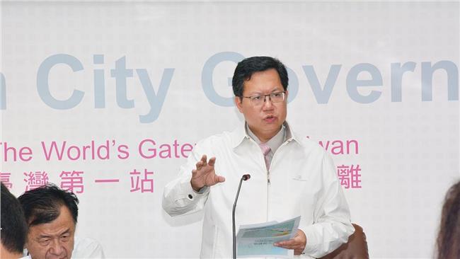 宏達電裁四百人　鄭：2個月內助轉業