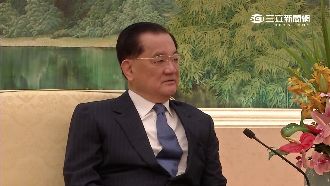 事業橫跨兩岸　連戰不敢不參加閱兵