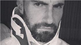 Adam Levine、魔力紅／IG