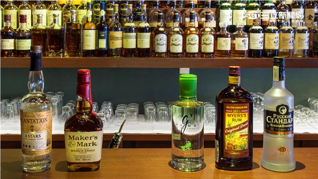 網路賣酒擬解禁　購買採登記制限超取