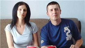 震動胸罩 圖/截取自每日郵報 http://www.dailymail.co.uk/femail/article-3221460/Miraculous-vibrating-bra-claims-increase-size-woman-s-breasts-just-seven-days-without-need-surgery-trialed-U-S.html