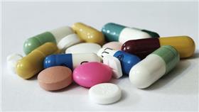 藥物/flickr/e-Magine Art/https://www.flickr.com/photos/emagineart/4742089272/in/photolist-8e3rVS-5Ya3x-dFHZpC-7e7YYi-8S5Btn-D3X8F-8S8Fa7-namCZ-5FXhiX-jzZsMe-6MzLaU-3HcAUH-4xcHp9-FqENz-9Ti8-8mnDMN-4Jhidb-5YNb7p-3HhCxy-oT6p5-8dZbFR-8oXF9y-aZq5vn-pY5U6-5rUYAS-cQjmas-8S8DEm-6HKgXL-5QrGsw-ArXkJ-oW2aQ-4q3H8v-9KY9Wj-9hprca-bXb3Ln-9KVkMX-XN2e7-bZ3CZ9-55WXxR-pKUGh-3LbDz-4DR1Bj-8dZbs8-amyXw-9sS84N-8wbqMi-oqbNPY-pMbWYu-a2MB7-qhBL/