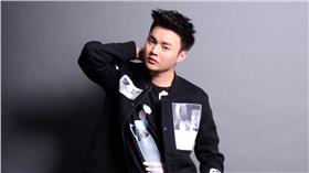 許富凱,經紀公司提供