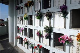 靈骨塔、塔位、納骨塔／flickr－Jnzl's Public Domain Photos／hhttps://flic.kr/p/oK1NNd