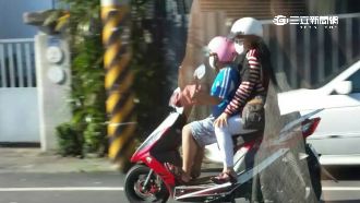 離譜！媽媽騎車累了　換未成年兒上陣