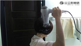 吹頭髮 圖／Yu Lan攝