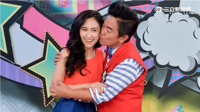 憲哥變遺珠　女兒貼「嗜血」文諷評審