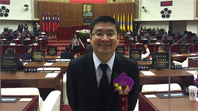 劉文雄批藍議員：人模屌樣到處鬼扯！