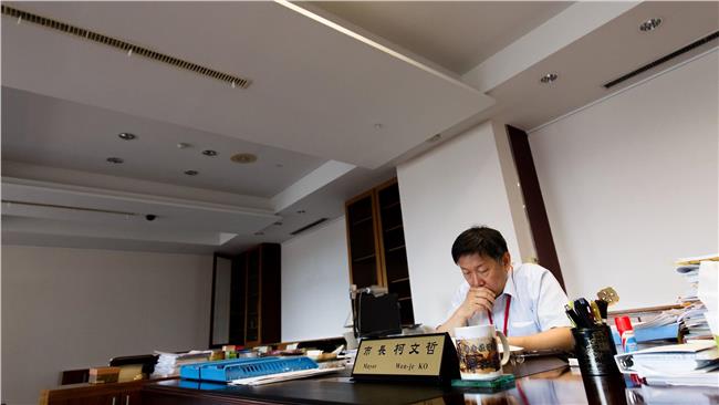 柯P「割讓」辦公室　對比圖曝光了