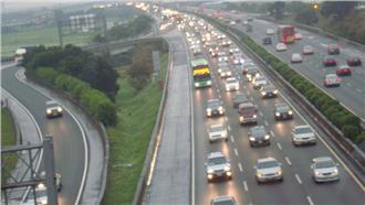 國5元旦午後無高乘載　車潮陸續湧入