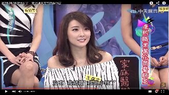 網友崩潰了！最美醫生升格當媽