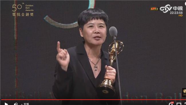 《出境事務所》以生死為題　奪編劇獎