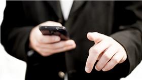 手機/flickr－kev-shine
（https://www.flickr.com/photos/kevinshine/10499253804/in/photolist-gZMqnj-eb6BGa-fk1hHf-8sdD9X-hiPYrs-gKxP5L-xnLkRr-cPjP47-saqkys-oUcE5b-nTquwM-oF3eSM-4ZAk7a-rvmzmD-7d2hbs-fus8Rj-dTaw5Q-9hBh7m-saHduV-9vXu9c-74YnyD-utehmU-iGBcZ-Lb7EN-nj93bu-6TNXeL-74Qwa2-naj8vJ-6n53zJ-adhFum-5BQ9vq-7kWaCh-iezrk-iezqN-fDfvbu-yibvq-6Y9zLC-sKJS4-saqdtL-8u7ndB-53H4Er-sarpSY-6XPJST-5kTBHU-cPjNZb-c5qry7-dWdsUt-bMJVu-7qX4Wy-92Avro）
