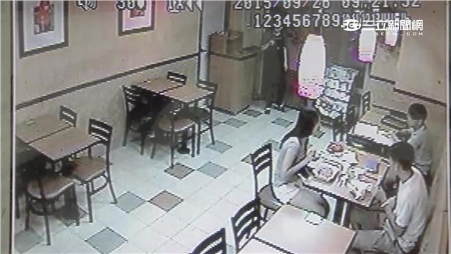 最美風景？情侶違規帶外食還客訴店員