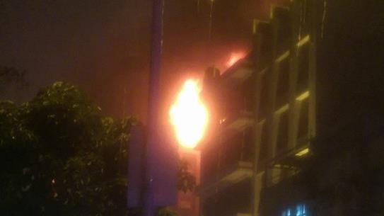 颱風夜北市大樓火警　5警消輕微灼傷
